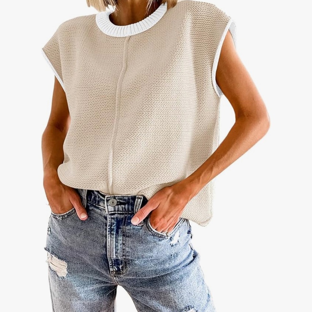 NWT Beige Crewneck Contrast-Trim Sweater - Women - $22